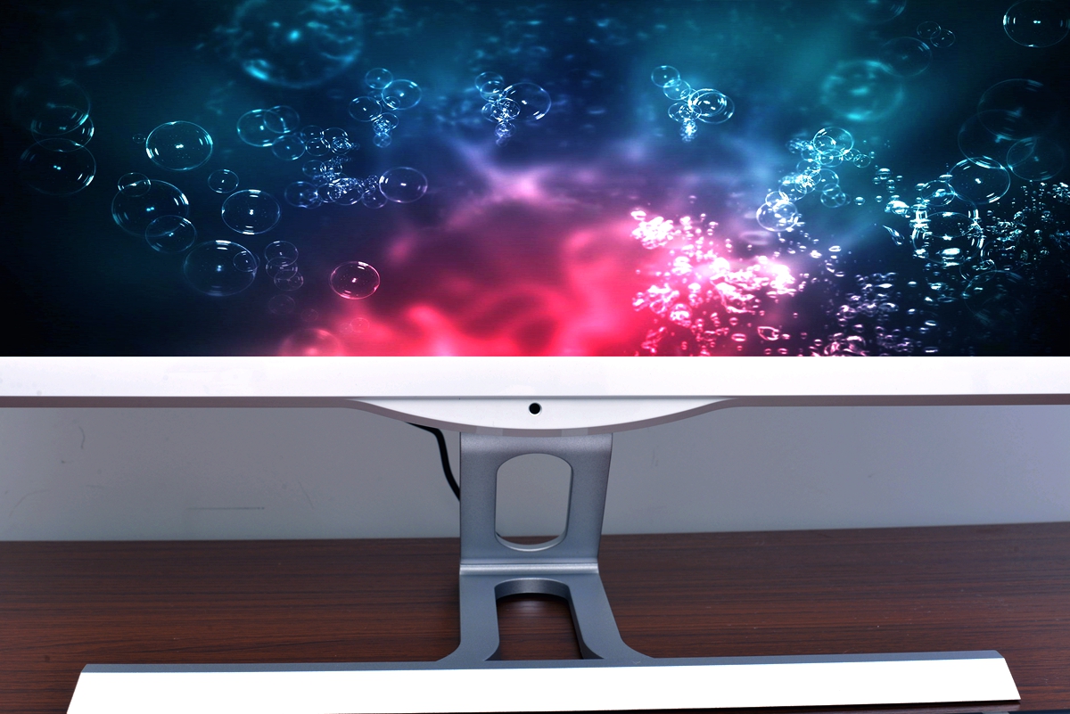 未到年二十八就扫除，晒一下我书房用的主力电脑