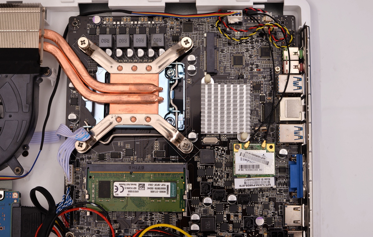 未到年二十八就扫除，晒一下我书房用的主力电脑