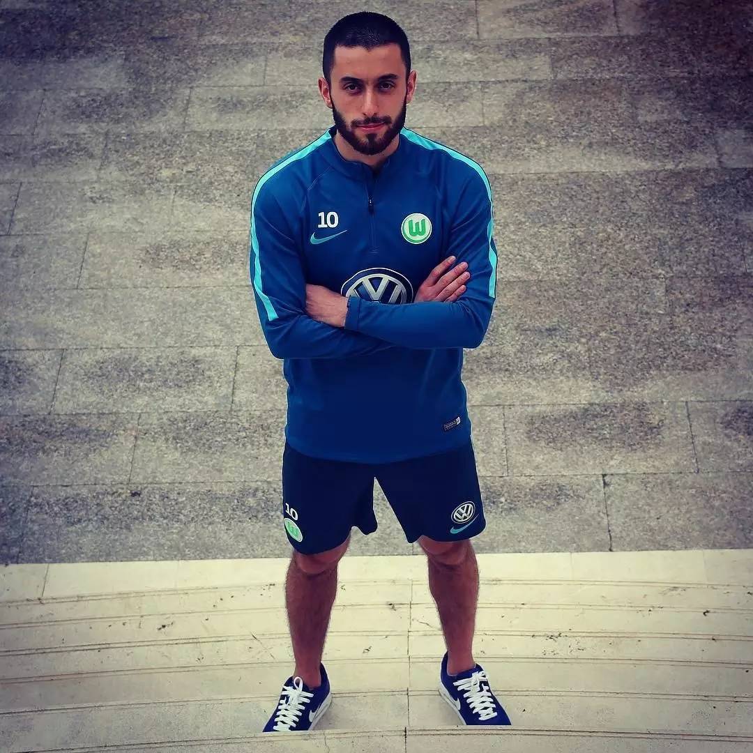 为了他付出一切值得吗,为了他英文