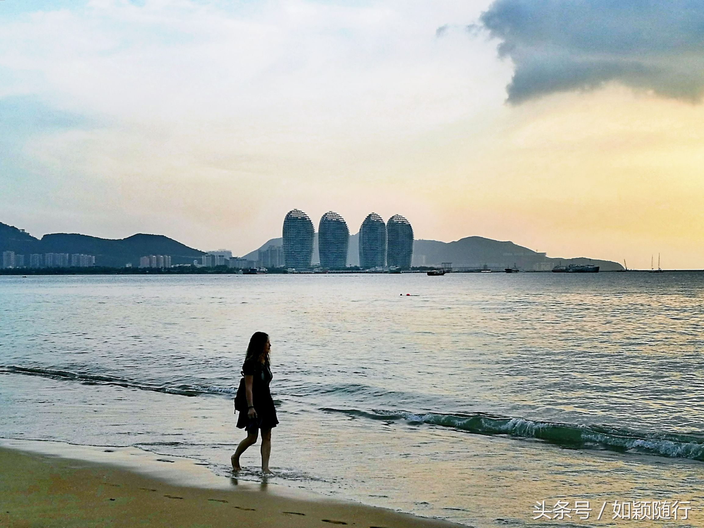 三亚地标美丽凤凰岛,三亚的凤凰岛与海花岛