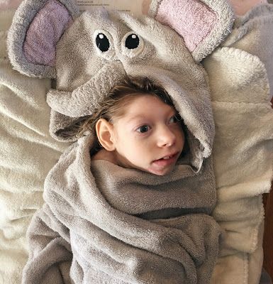 这位妈妈有两个患小头症的女儿,她家的画风是这样的