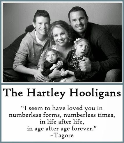 这位妈妈有两个患小头症的女儿,她家的画风是这样的