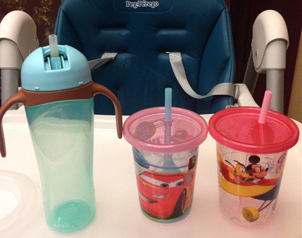 新安怡鸭嘴杯与贝亲鸭嘴杯的比较,八个月宝宝饮水杯鸭嘴杯