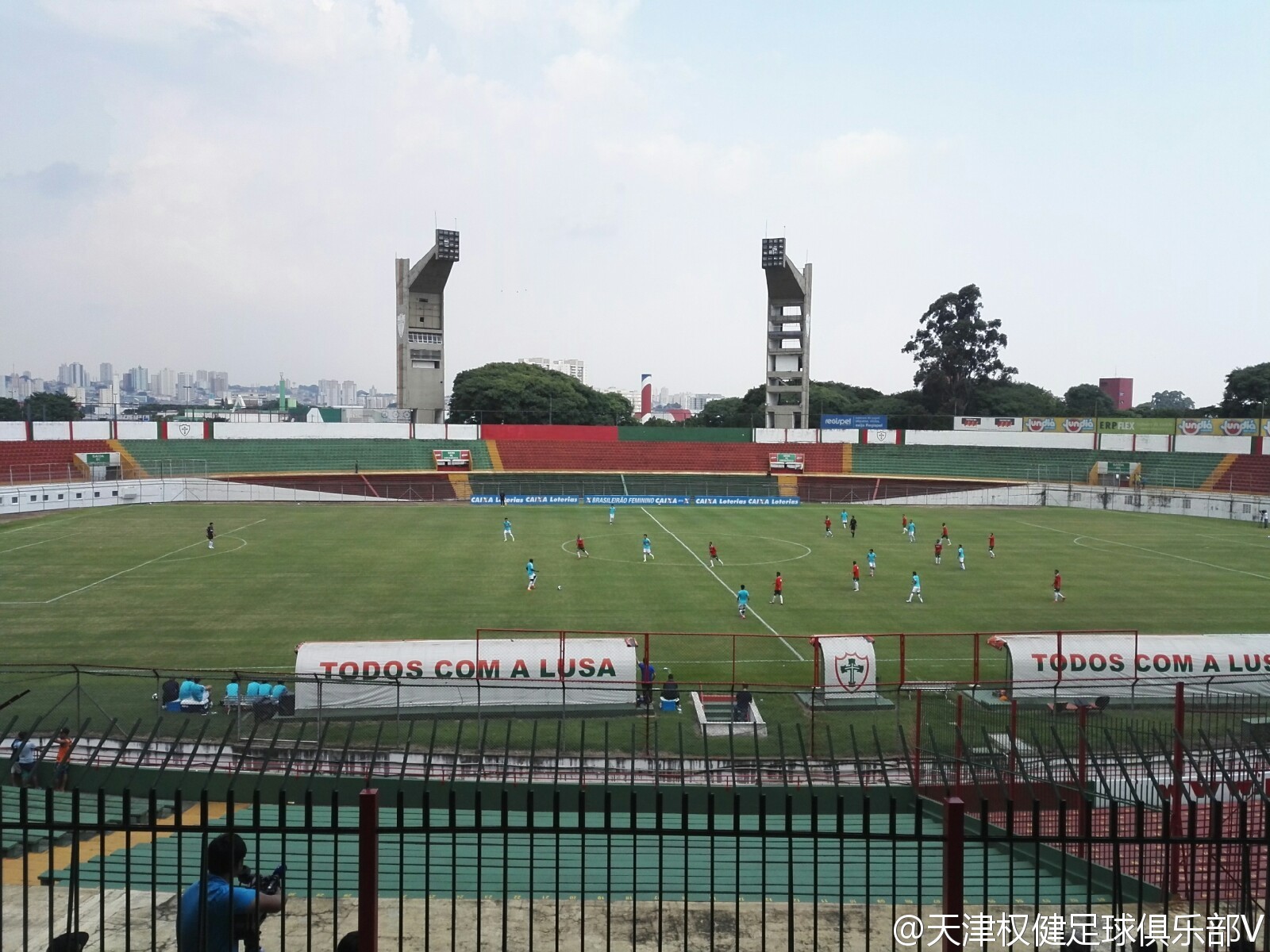 港澳台体育新闻,中国香港足球队进4强现场播报