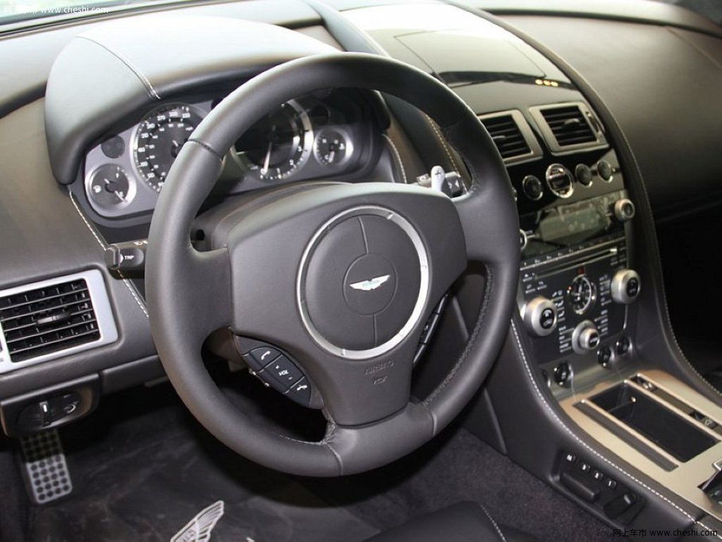 阿斯顿马丁db9废气阀在哪里,阿斯顿马丁db9音响功放在哪