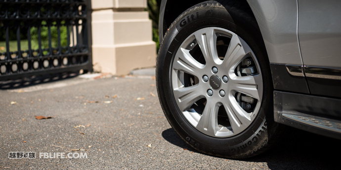 哈弗h8值得购买吗,此地无垠评测新款哈弗h8