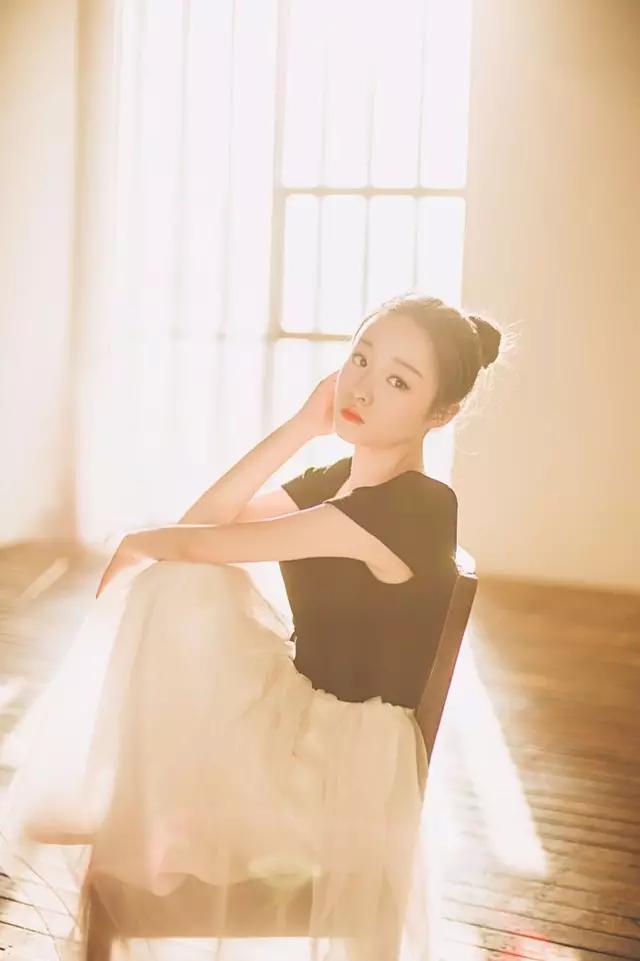 校花驾到：西安小华妃，淡雅脱俗森女系校花赵媛媛