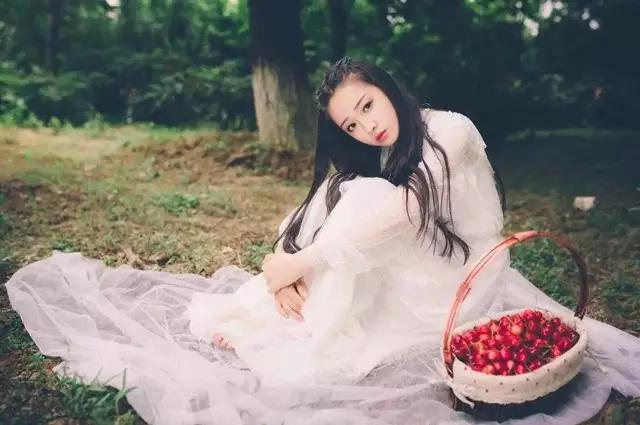 校花驾到：西安小华妃，淡雅脱俗森女系校花赵媛媛