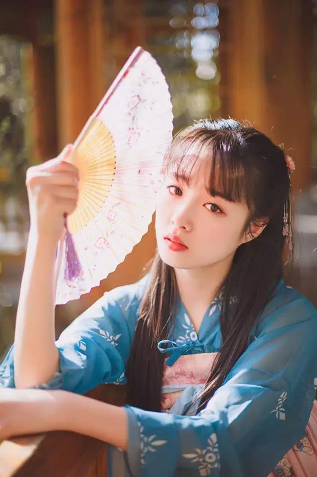 校花驾到：西安小华妃，淡雅脱俗森女系校花赵媛媛