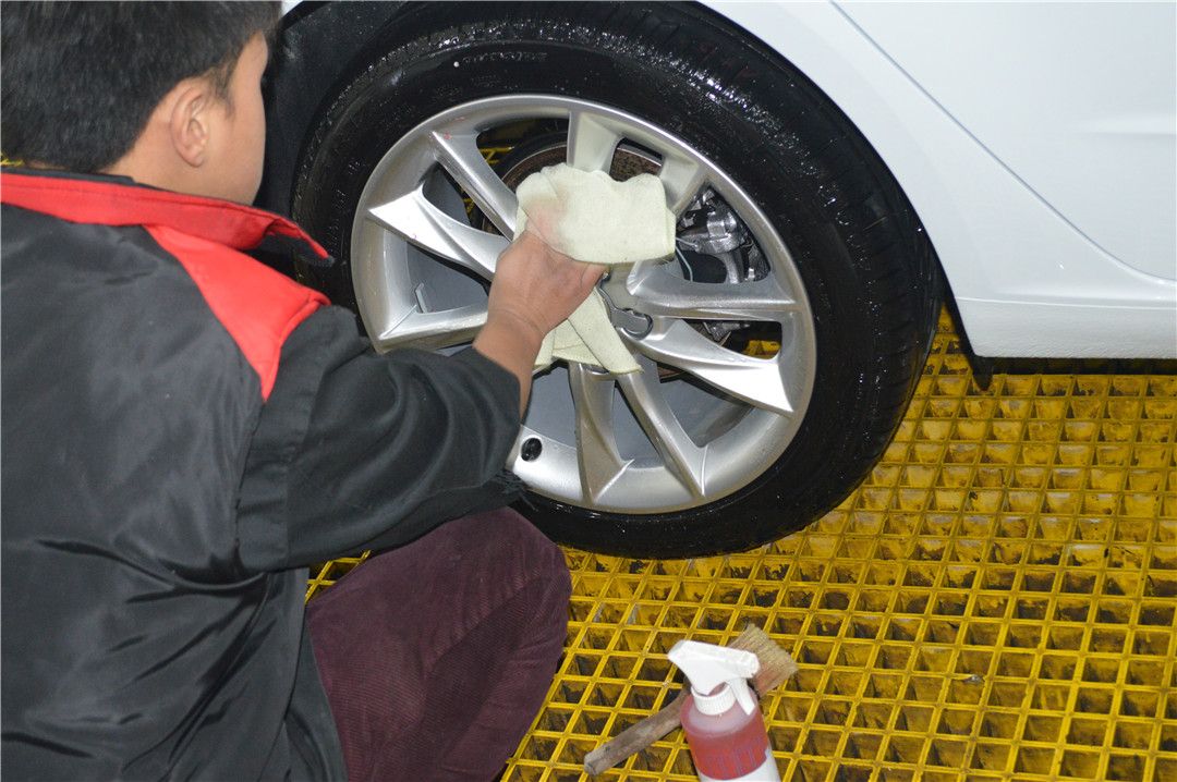 新年给爱车穿一层新衣，潇洒车镀晶体保护爱车