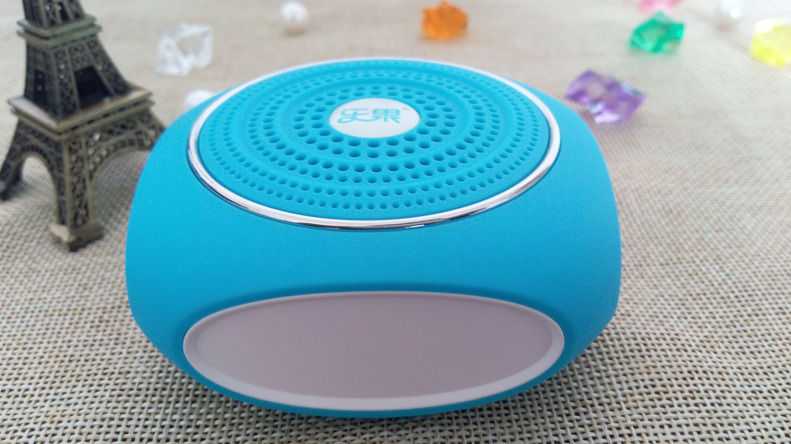 蓝牙音箱小钢炮小巧玲珑,又小又可爱时尚蓝牙音箱