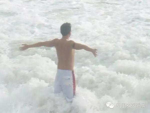 赵丽颖陈伟霆李易峰同框视频,李易峰陈伟霆赵丽颖