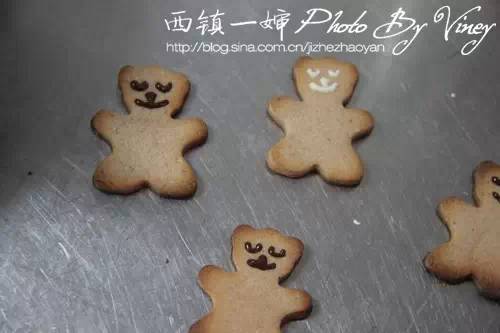 和宝宝一起做简单小熊饼干的面点,做美食的小熊饼干