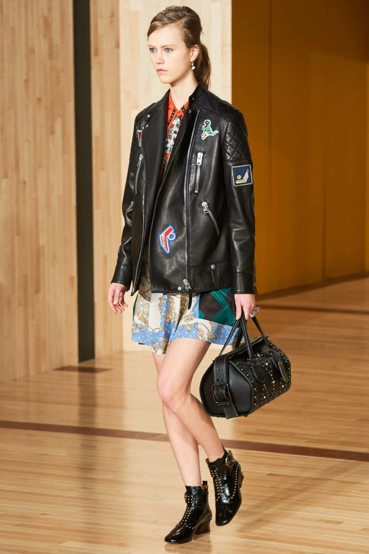 你以为只会做包的Coach，人家的衣服早就美翻天了！