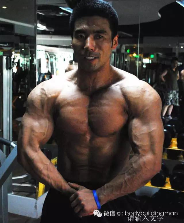 健美获得最高的奖项,健美夺冠时刻