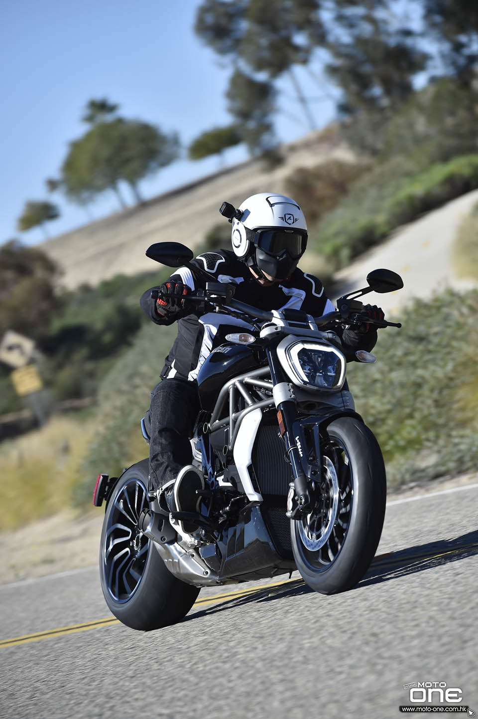 2016款杜卡迪大魔鬼XDIAVELS海外评测