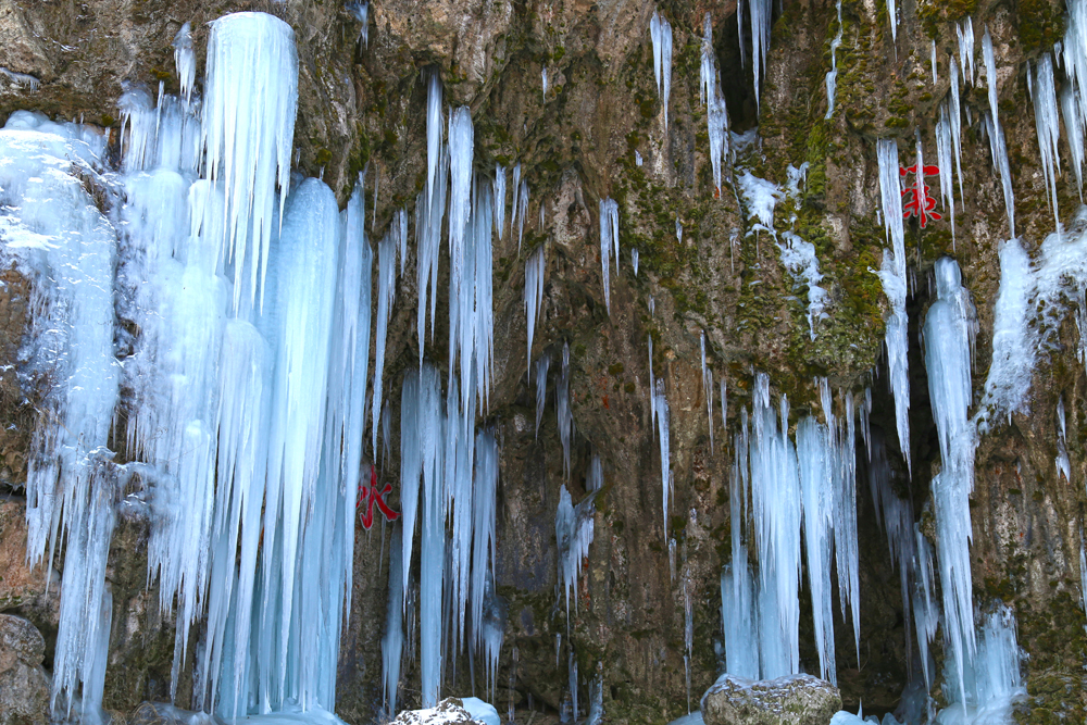 沕沕水冰瀑冰灯特价票,沕沕水景区冰灯需要门票吗