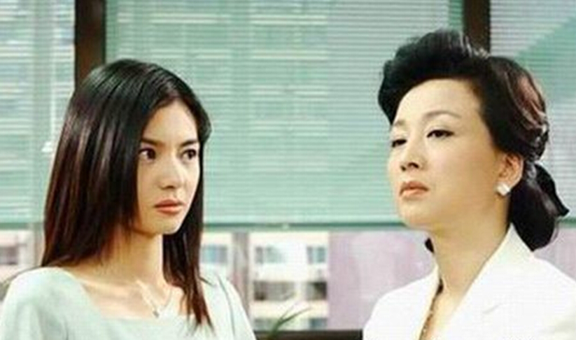 结婚后老公的工资卡交给婆婆,老公工资卡找不到婆婆手里