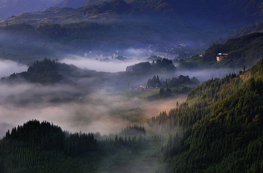 西部刀手,行走于中国道教神山四川洪雅瓦屋山,暗藏杀伐之气!