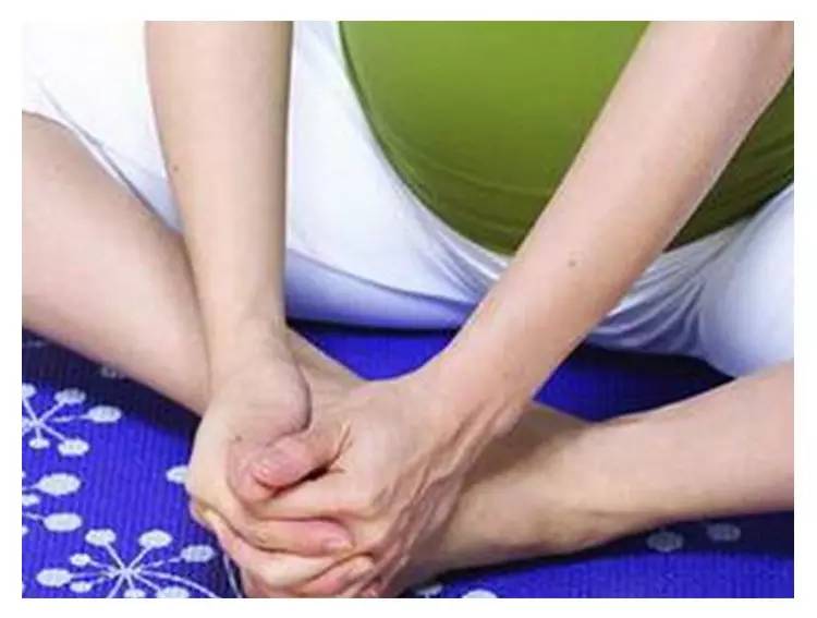 孕妇抽筋该怎么办,孕妇晚上小腿抽筋