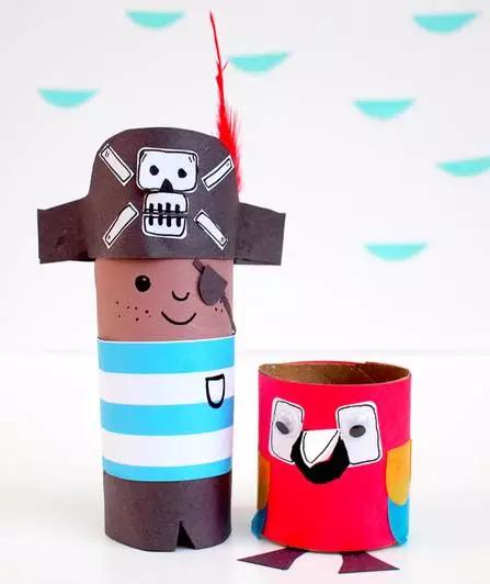 城会玩！这个妈妈卫生纸卷筒这么用，省下了一半玩具钱！