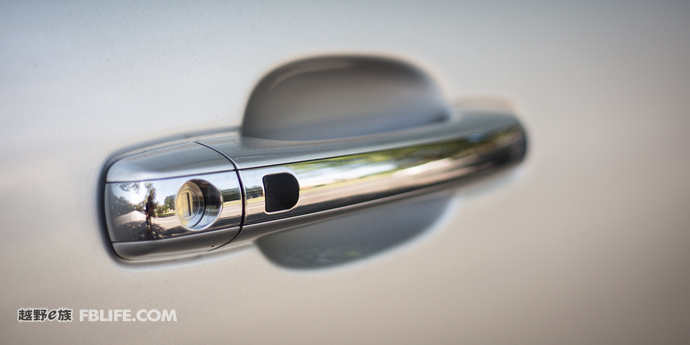 哈弗h8值得购买吗,此地无垠评测新款哈弗h8