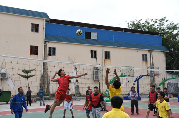 第一届“天岭杯”排球、足球邀请赛在天涯区开幕