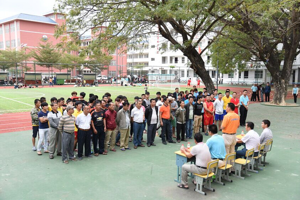 第一届“天岭杯”排球、足球邀请赛在天涯区开幕