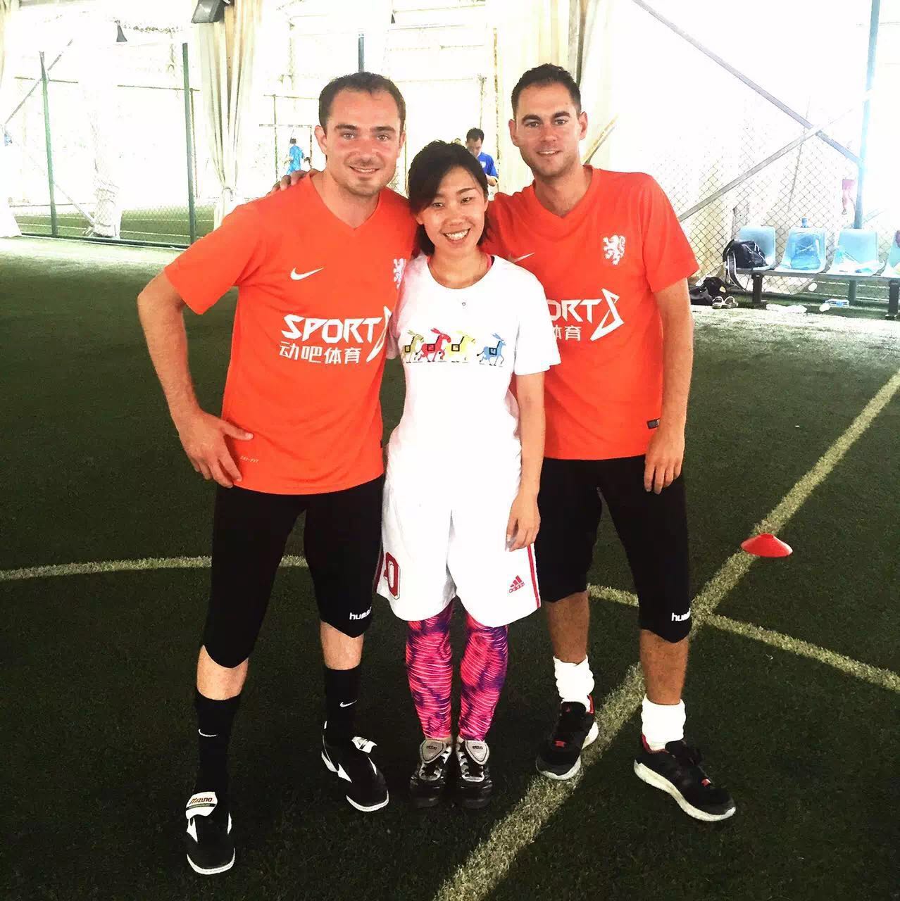 动吧女将的北漂故事:足球是唯一答案