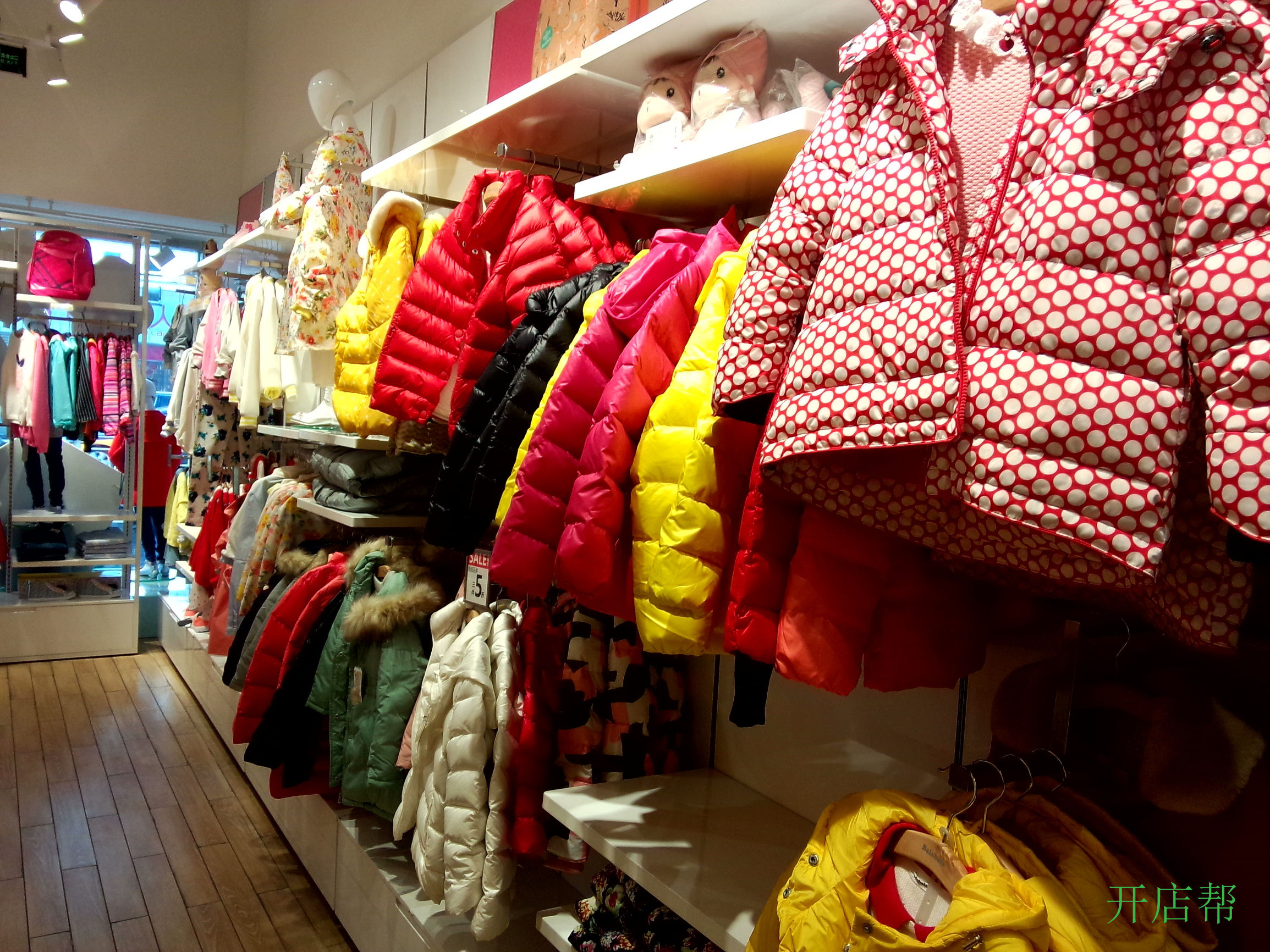 开一家童装潮品店——加盟巴拉巴拉考察报告