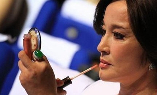 刘晓庆整容前后对比照吓人驻颜有术是骗人的!