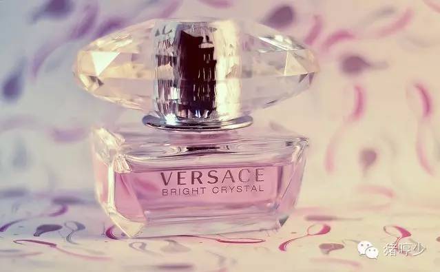 20岁女孩子适合什么香水,20几岁的女生适合学什么