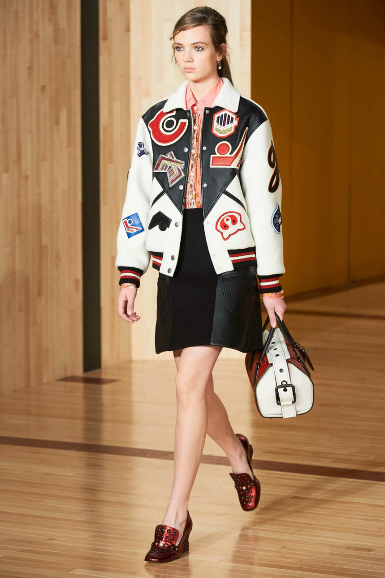 你以为只会做包的Coach，人家的衣服早就美翻天了！