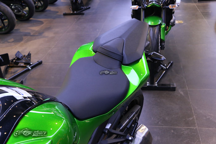 杜卡迪monster950对比川崎z1000,动力十足的川崎