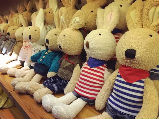 为啥女孩都喜欢去小寨逛,为什么说来西安一定要去小寨