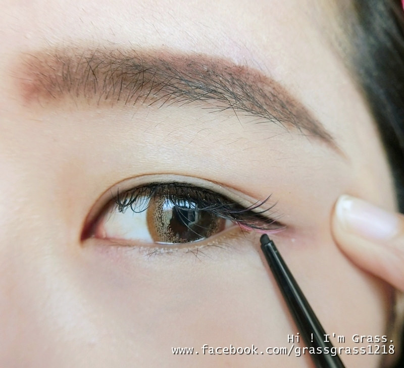 美宝莲眼线笔的使用方法,杏眼适合的眼妆眼线胶笔