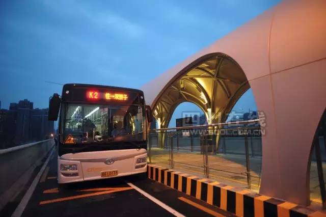 对不起，我们就爱待在成都！