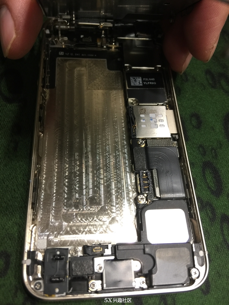 怎样给苹果5s换屏,苹果5s换电池详细教程