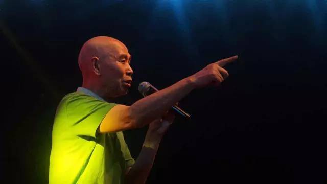 对不起，我们就爱待在成都！