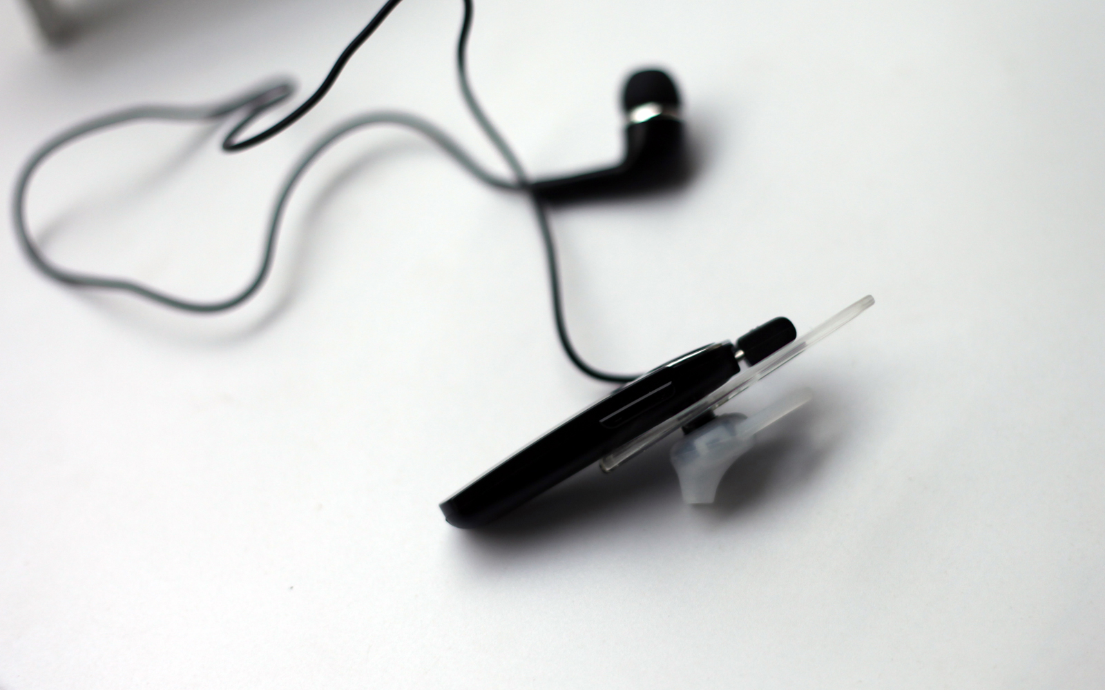 只需要29.9就能入手的蓝牙耳机QCYQ8体验