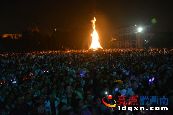 兴义八中跨年篝火晚会准备,兴义万峰林过年篝火晚会