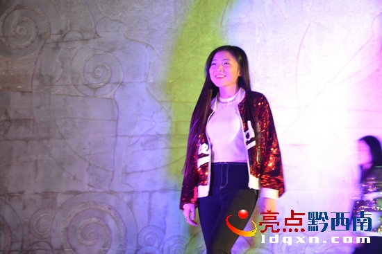 兴义八中跨年篝火晚会准备,兴义万峰林过年篝火晚会