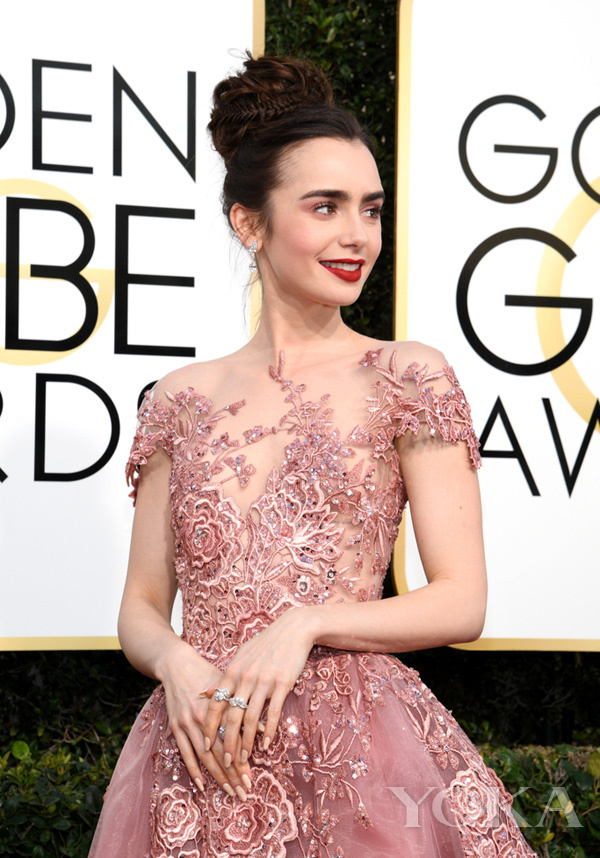 莉莉柯林斯化精致妆容,莉莉柯林斯兰蔻口红