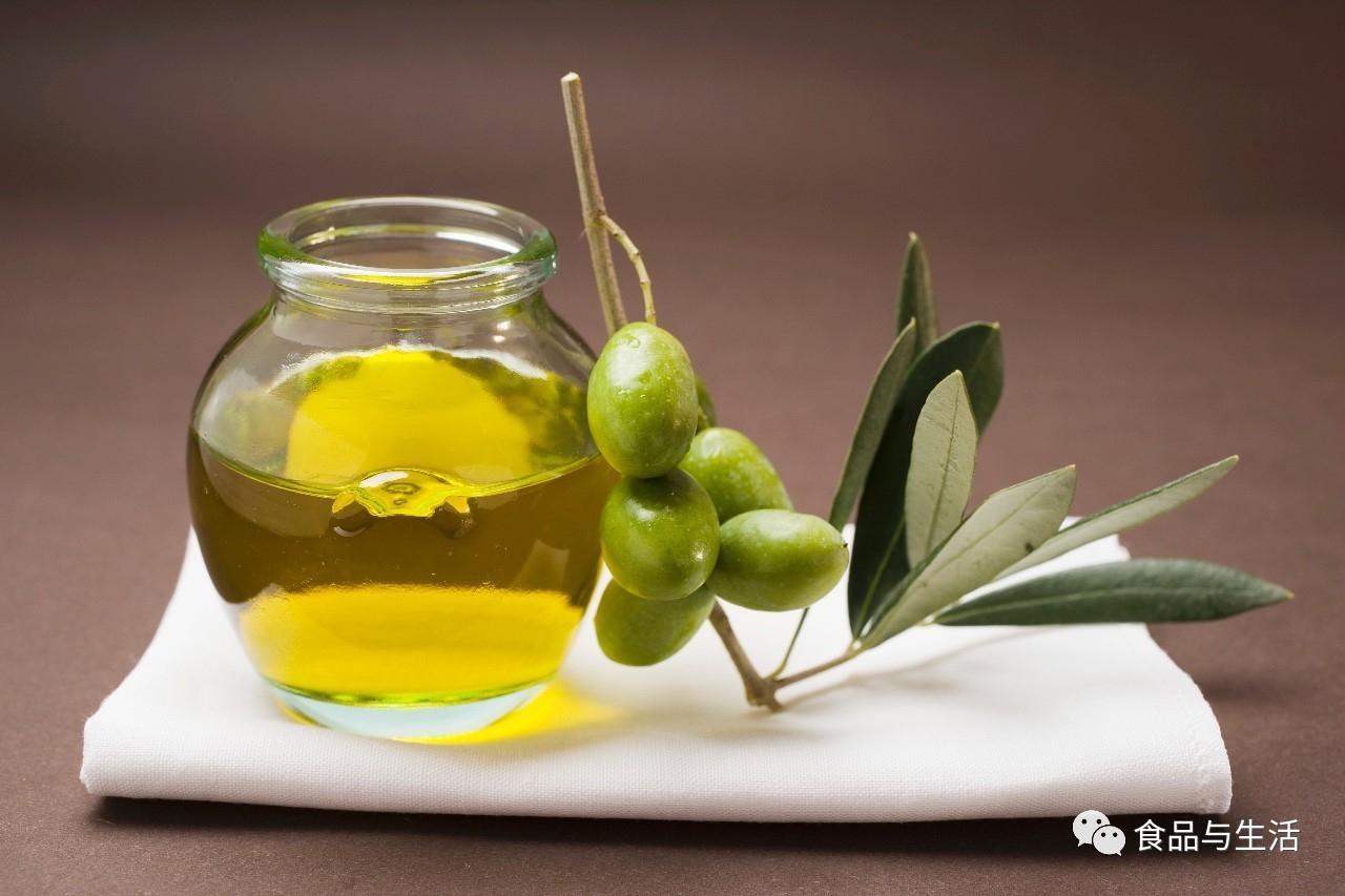 蜂蜜做面膜让你的皮肤又透又亮,皮肤干燥用蜂蜜怎么做面膜