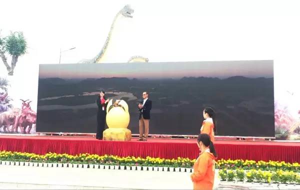 侏罗纪公园中的恐龙,侏罗纪水上乐园出现真实恐龙