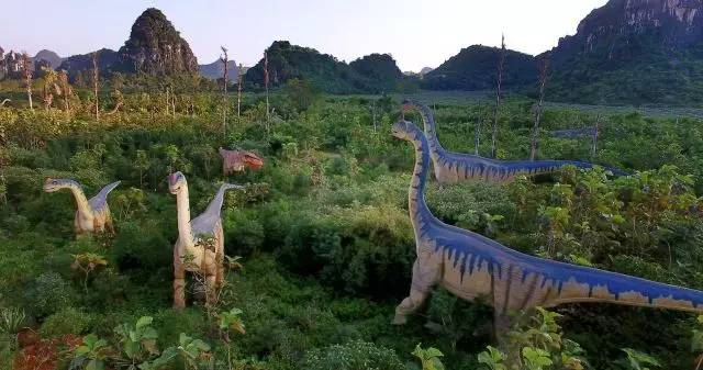 侏罗纪公园中的恐龙,侏罗纪水上乐园出现真实恐龙