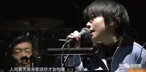 窦靖童孝顺,窦靖童照片被夸有个性