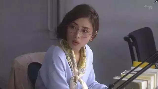 看十元妹子变身校对女孩，一天10+梳发造型，你也可以轻松学