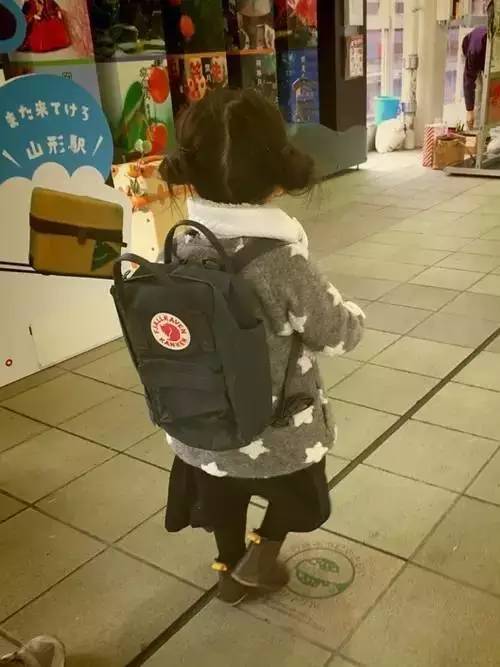 日本萌娃童装走秀,日系小童装潮流搭配