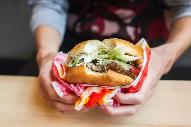 你敢信？在阳朔可以吃得到源自意大利的牛排菇。